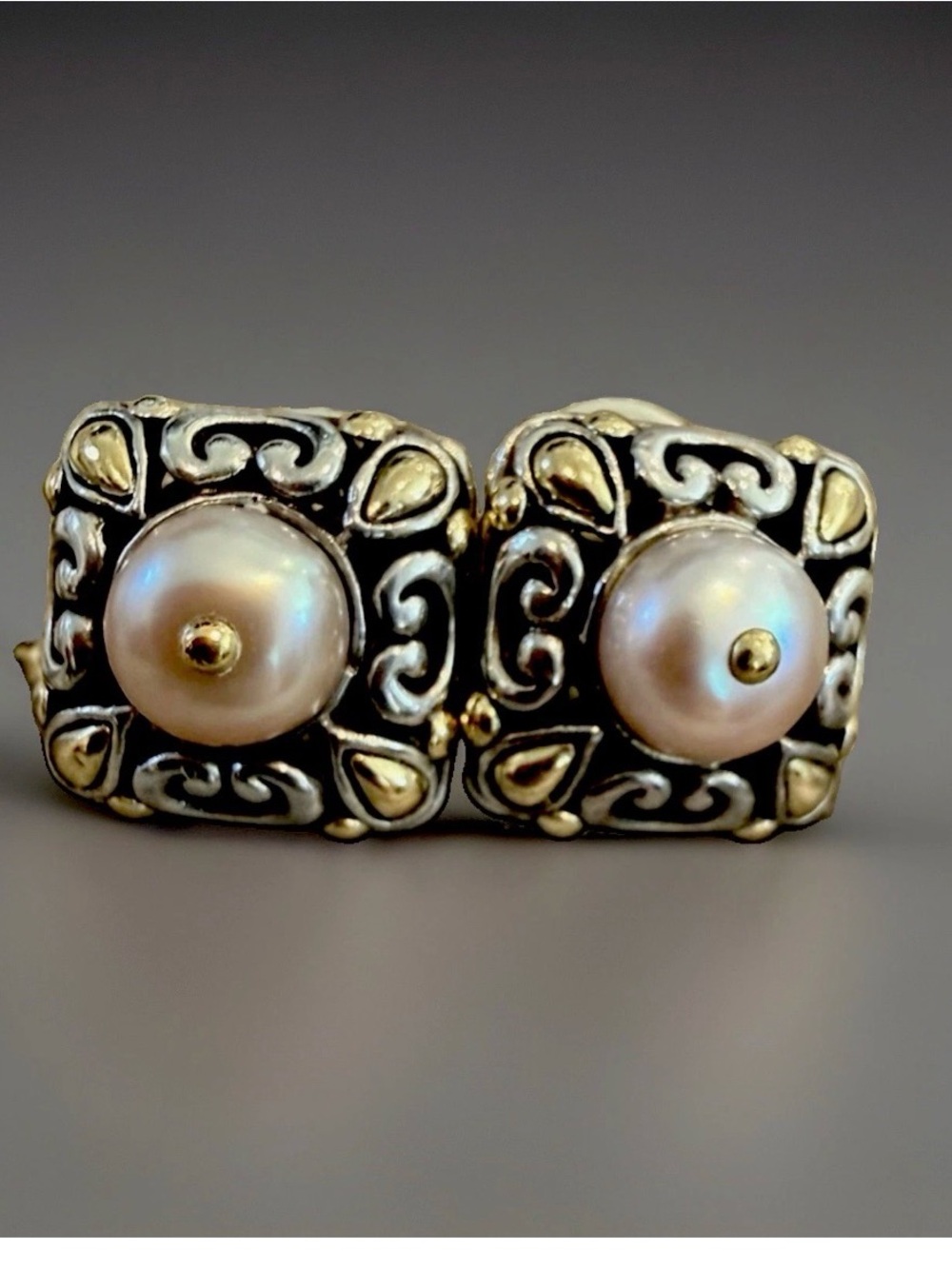 John Hardy Pearl Stud Earrings  925 / 18k Classic Style